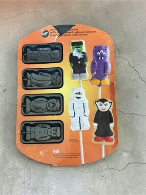 Halloween Monster Pops Cookie Pan Wilton 8 Mini  in 1 Pan #2105-0257 New